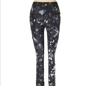 Lululemon Athletica Leggings, size 6